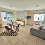 Apartamento Aconchegante Em Condominio Beira-Mar - Piscina, Ar Condicionado, Garagem, Churrasqueira, Otima Localizacao